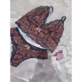 Conjunto De Lingerie Todo De Renda Sem Bojo Calcinha Empina Bumbum