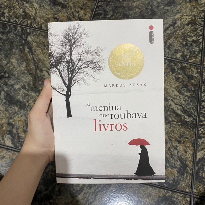 livro - a menina que roubava livros | Shopee Brasil