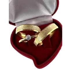Par Aliança 6mm de Casamento e Noivado Jateada Diamantada + Anel Solitário Pedra Zircônia