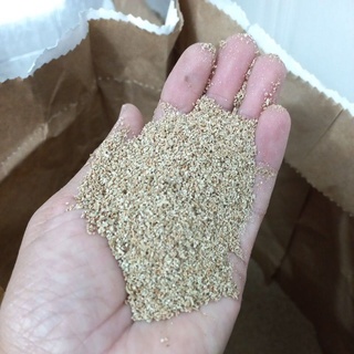vermiculita super fina 10 litros( 1 kilo). aeração do solo. retenção de