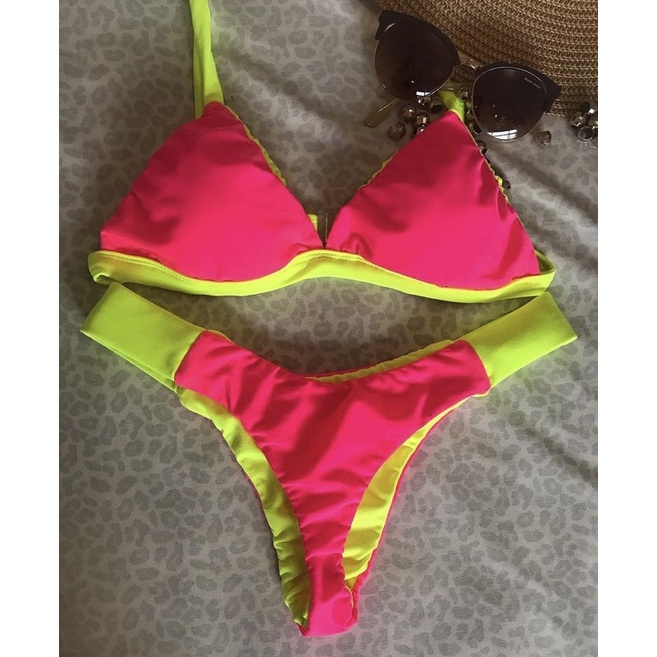 Biquíni fixo com calcinha semi fio - bojo removível - rosa neon com amarelo neon