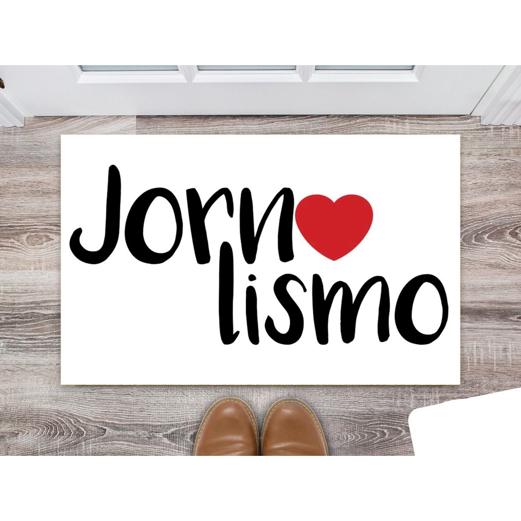 Tapete emborrachado para entrada de sua casa ou qualquer outro ambiente, medida 60x40 espessura 3mm - Estampa Jornalismo