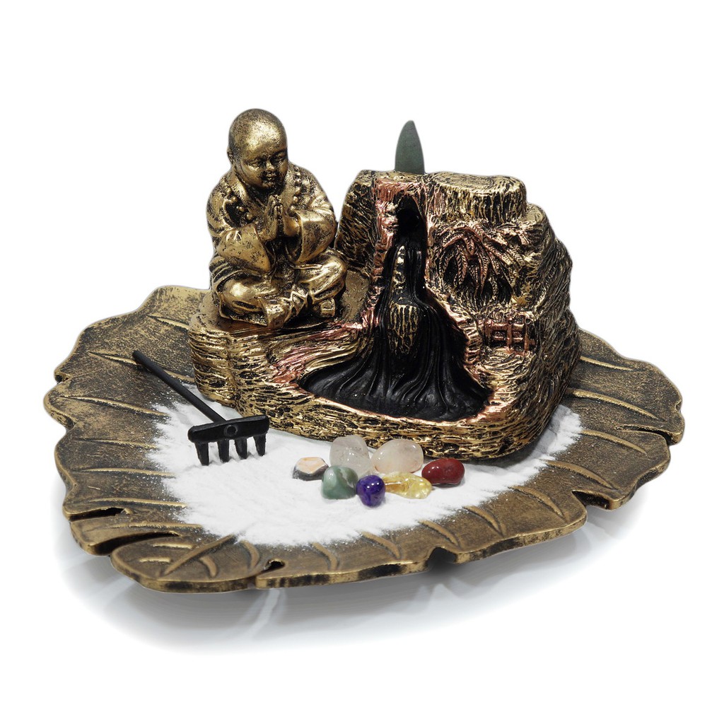Jardim Zen com Incensário Cascata Buda Rezando na Base Folha