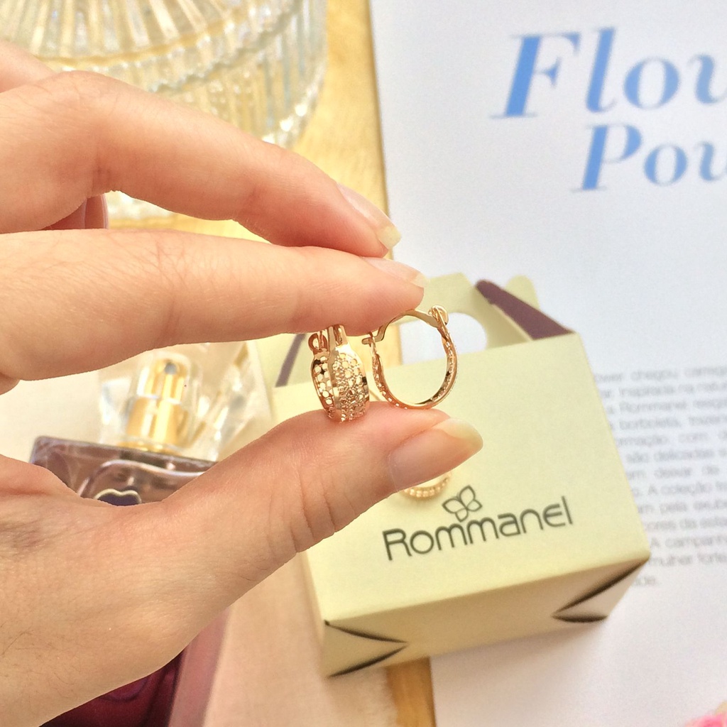 Brinco Rommanel Pequeno Quadrado: Onde Comprar | BuscaProdutos