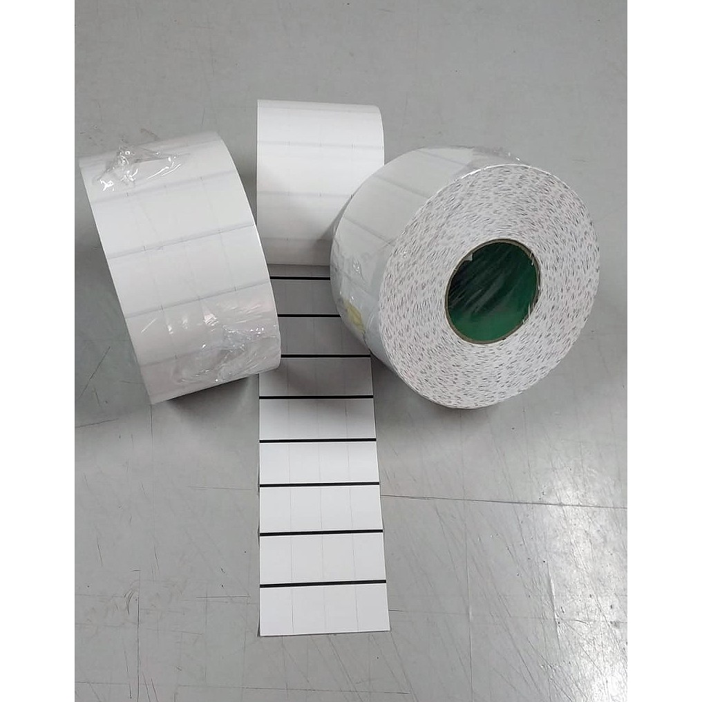 Etiqueta Rolo de Nylon Resinado 200mts. 25X40X4 Black Mark (20,000 etiquetas)