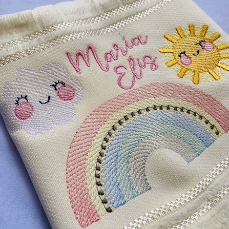 Toalha Bordada Personalizada Céu Arco-íris em Oferta na Shopee