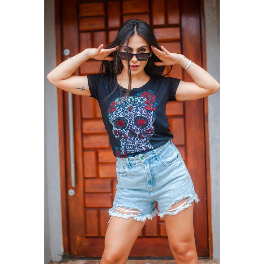 Tshirt Caveira com Pedraria