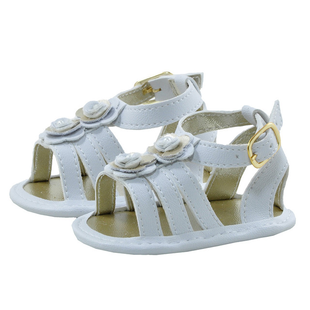 Sapatinho de Bebê Bicho de Pé - Sandália Feminina c/ Fivela E Laços de Florzinhas - Sintético - Branco/Ouro Light