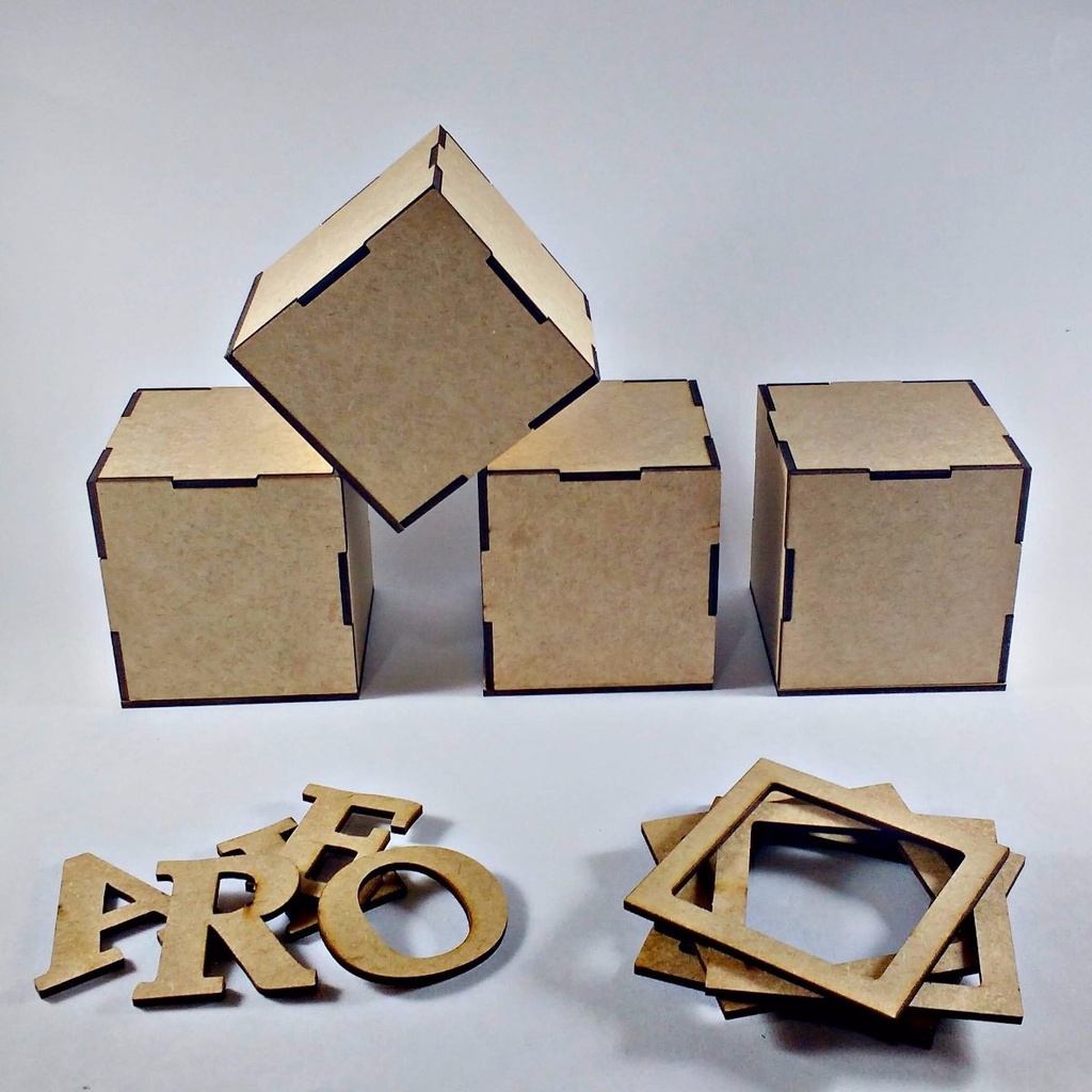 Cubos em MDF CRU com Letras - 10x10x10cm