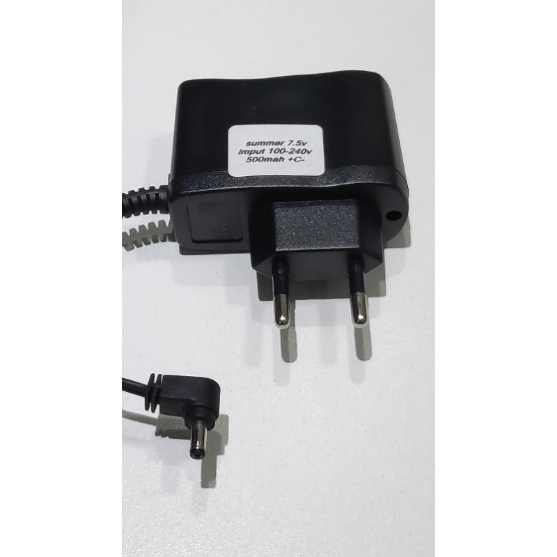 carregador babá eletrônica Summer 7.5 volts. serve somente para os modelos da Summer que usam fonte de 7.5 volts.
