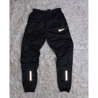 calça da nike corta vento