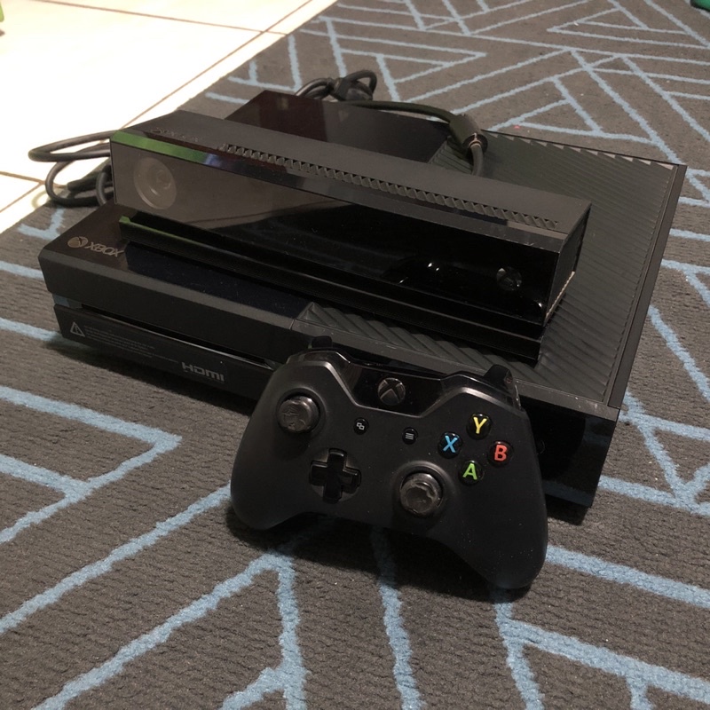 XBox One Fat com Kinect, Controle e Caixa Original. Modelo 1540 - Funcionando