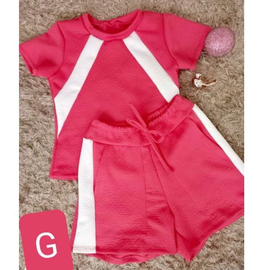 CONJUNTO BLUSA SHORT FEMININO, OUTONO/INVERNO, EM JACQUART NA COR CORAL. TAMANHO G.