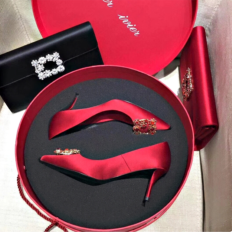sapato stiletto vermelho