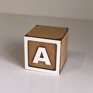 3 Cubos com letra 8x8  para decoração ou lembrancinha em mdf de 3mm