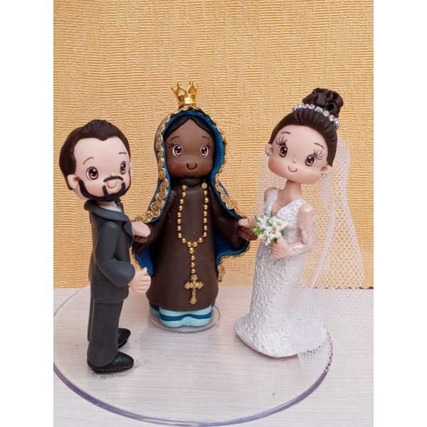 Topo de Bolo em Biscuit Personalizado de Luxo para Casamento com Casal e o Santo de Devoção/ Topo de Bolo Personalizado em Biscuit Casal  e  Santo/