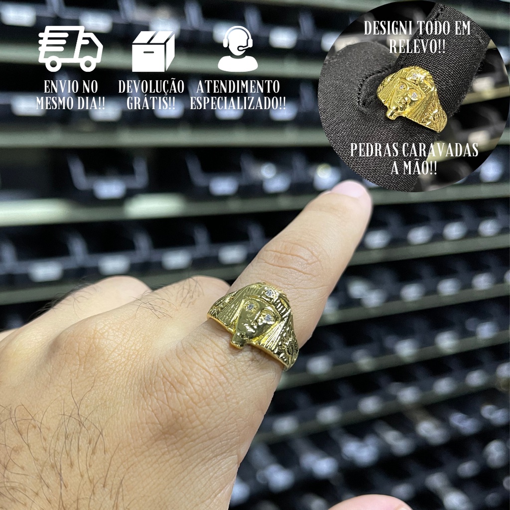 Anel Masculino de Ouro Faraó C/ Olhos De Pedras Brilhantes Banhado a Ouro 24k Dedeira Cravejada Egicia