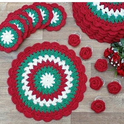 Sousplat de Crochê Natalino (Unidade)- Jogo Americano p/mesa posta no Natal  de crochê nas cores Branco , Verde e Vermelho | Shopee Brasil