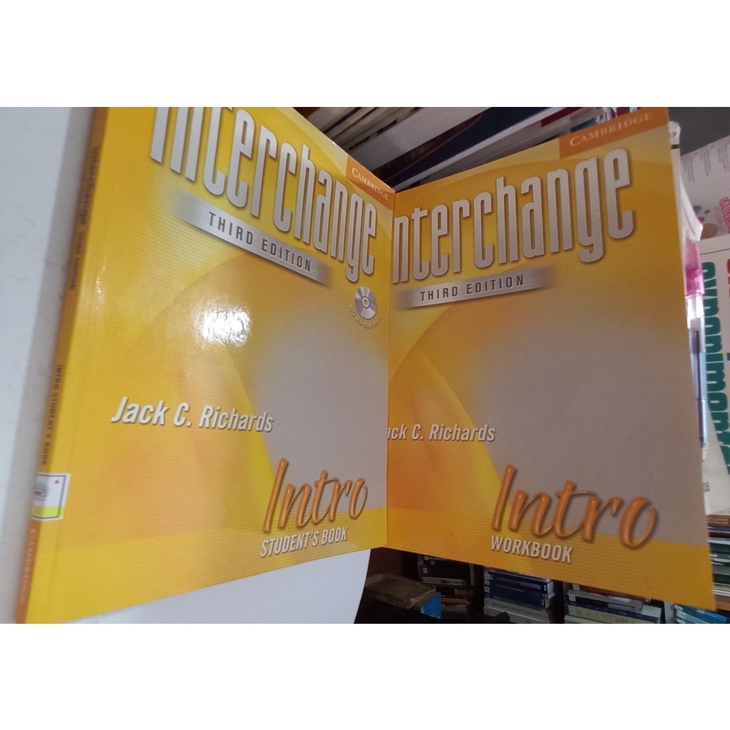 Livro Interchange Intro Students Book + Workbook; Jack C. Richards ...