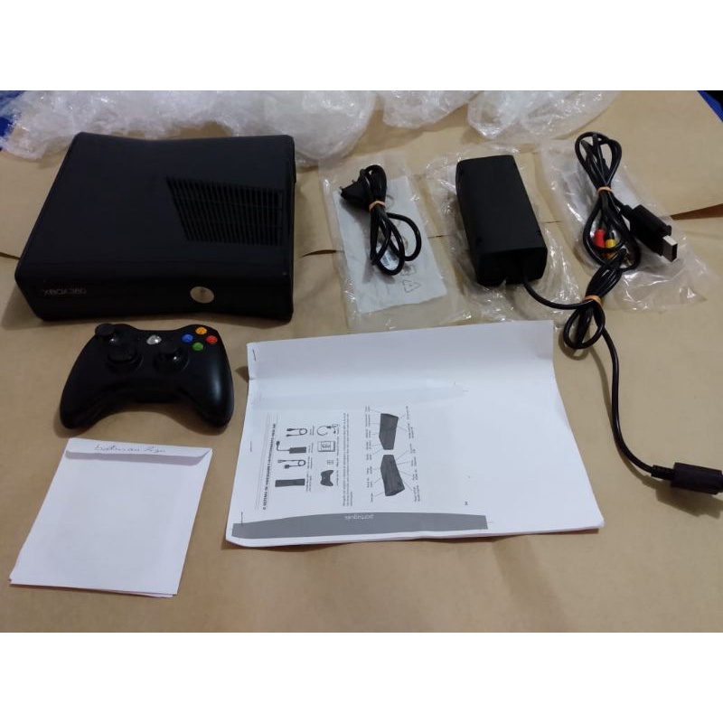 Xbox 360 Slim  semi novo