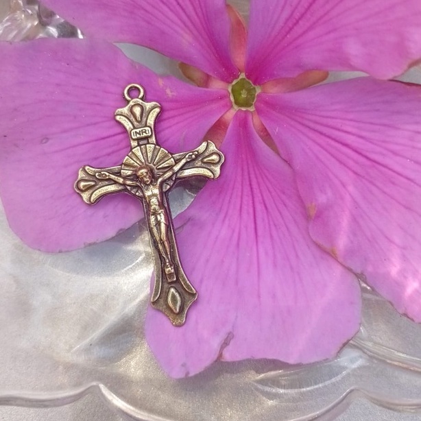 1 Pç Cruz para Terço Ouro Velho - Crucifixo para Terço Católico - Cruz para Montagem de Terço