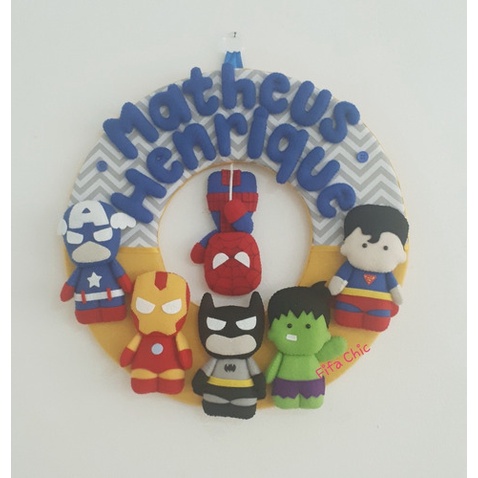 Guirlanda Enfeite De Porta Maternidade Super Heróis e 5 bonequinhos lembrancinhas