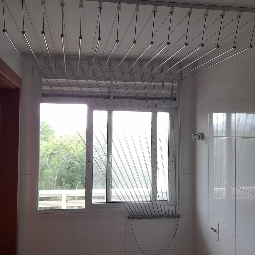 VARAL DE TETO COM VARETAS INDIVIDUAIS