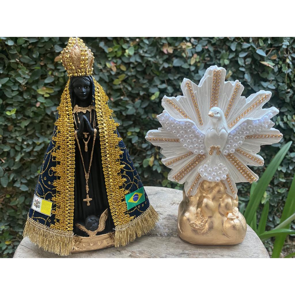Kit Imagem Nossa Senhora Aparecida com Manto de veludo 20cm e Divino Espírito Santo em Pé com Pérolas