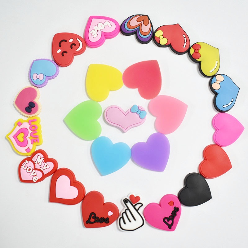 BLJE PVC Sapato Encantos Acessórios Coração Decoração Dos Desenhos Animados Fivelas Para Tamanco Sandálias Pino Presente