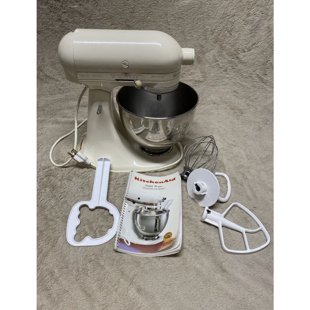 Vintage Kitchen Aid Mixer K5SS Cream With 5gt Bowl And 4 Attachments