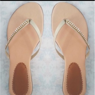 Rasteira feminina de dedinho Dourado estilo chinelo