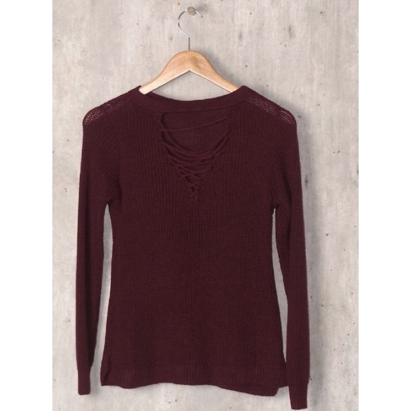 blusa de tricot marsala com tiras no decote