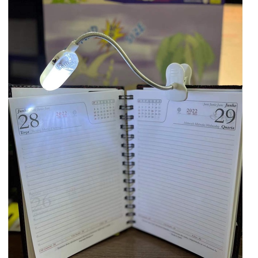 Mini Luminária Abajur Led Clipe Grampo Para Leitura Prende Em Livros