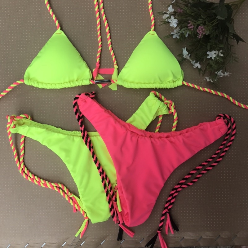 Trikini  sutiã cortininha com bojo removível com 2 calcinhas inteiras de lacinho - amarelo neon e rosa neon