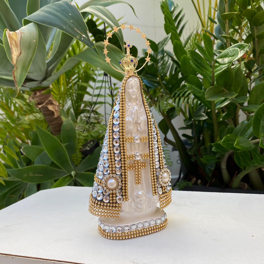 Imagem Nossa Senhora Aparecida 23cm Perola / Chaton/ Pedrinha Branca Centro Branco Gesso Com Coroa Resplendor Folheada