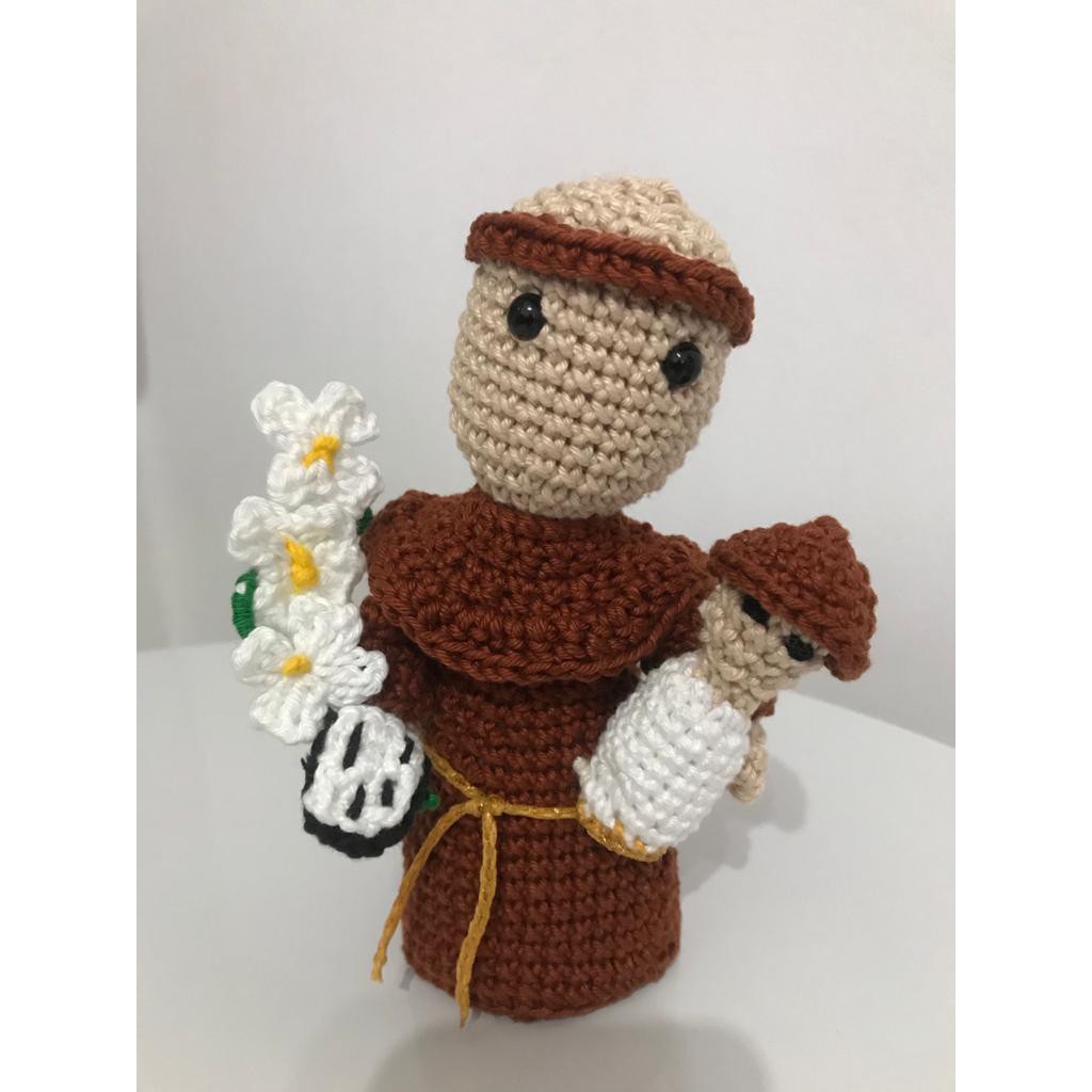 crochê amigurumi- santo Antônio amigurumi