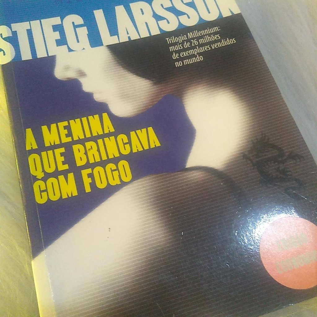 Livro A Menina Que Brincava com Fogo Edição Economica Millennium 2