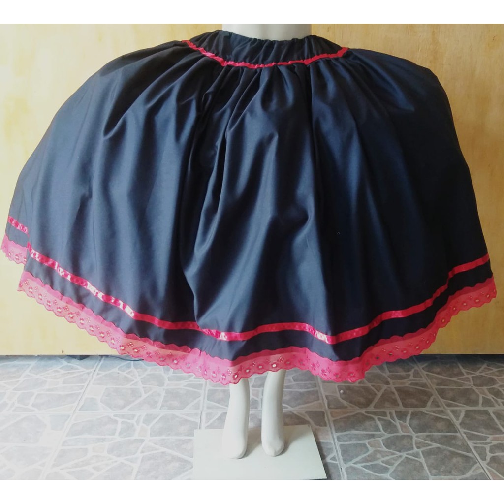 SAIA DE MICROFIBRA PRETO COM BORDADO INGLÊS E DUAS CAMADAS DE FITA DE CETIM/ POMBA GIRA - UMBANDA E CANDOMBLÉ