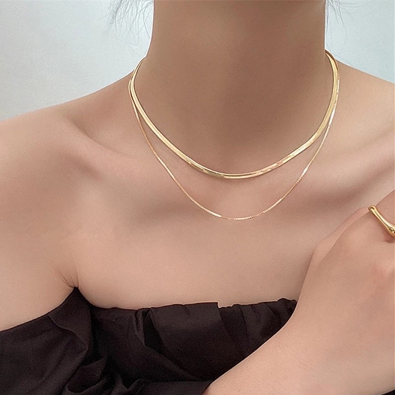 Chocker fita com corrente veneziana banho de ouro( sao 2 peças)