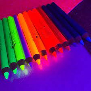 Lápis De Olho Colorido Brilha Na Luz Neon Bolt - Bellafamme