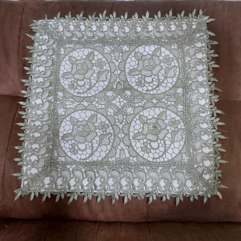 Capa de Almofada Renda Quadrada Rendada Verde Decoração Sofá 45x45, tem 2 tipo de renda diferente