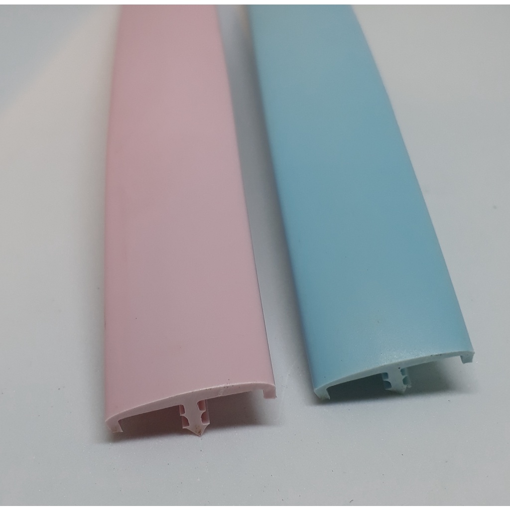 Acabamento em "T" para berço - Perfil em PVC flexível. Fácil instalação.