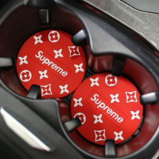 Carro De Estoque Pronto Criativo Bases Para Copos De Água Interior Almofada De Borracha Macia Multifuncional Redondas Antiderrapantes Street Wear Supreme Universal Car Model Products