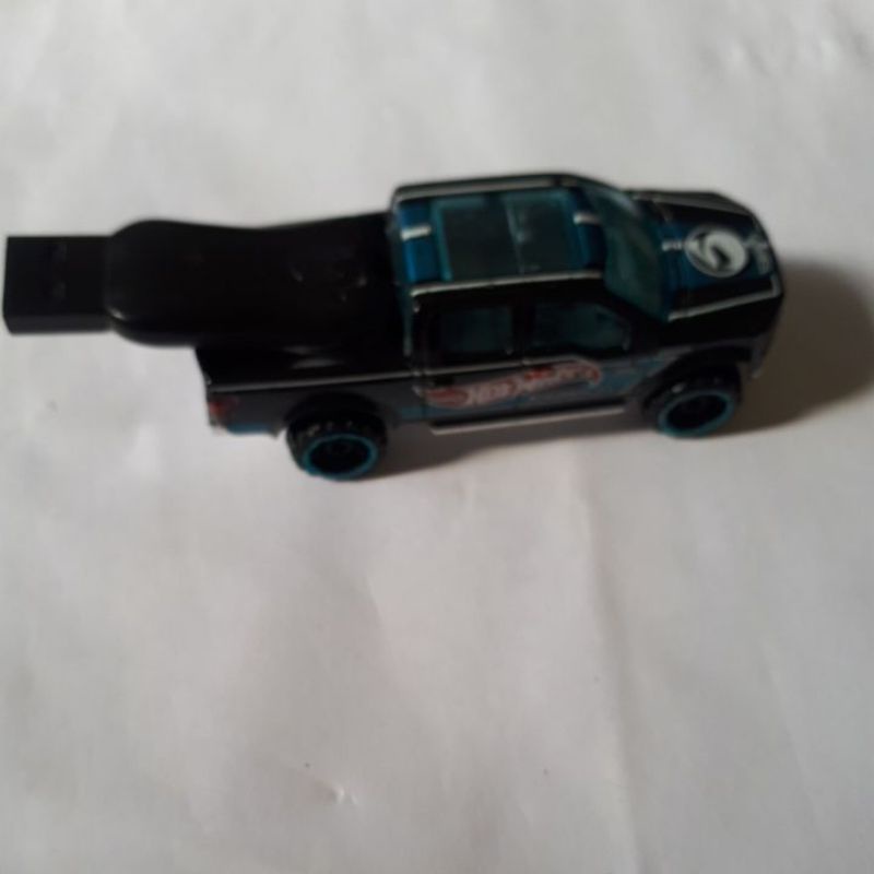 hot wheels  1:64 Ford f150 com pendrive 8gb