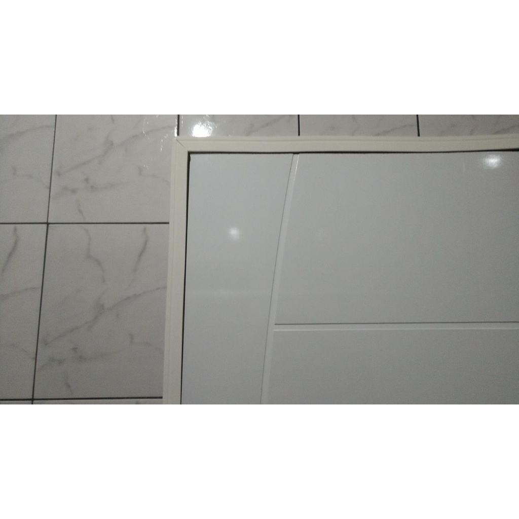 Rodapé Roda Meio Autocolante Flexível Eva 3,5cm Boiserie painel ripado roda pe( valor por metro) Modelo 3c1