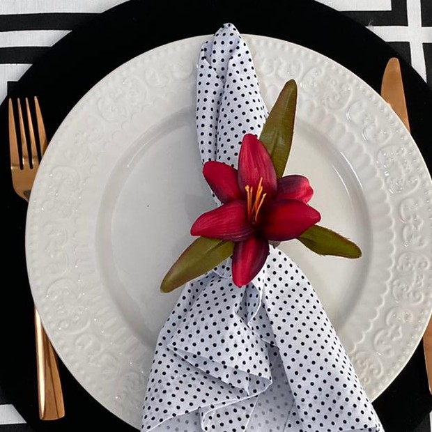 Porta guardanapo de lírio marsala - Anel para guardanapos de flor vermelha  | Shopee Brasil