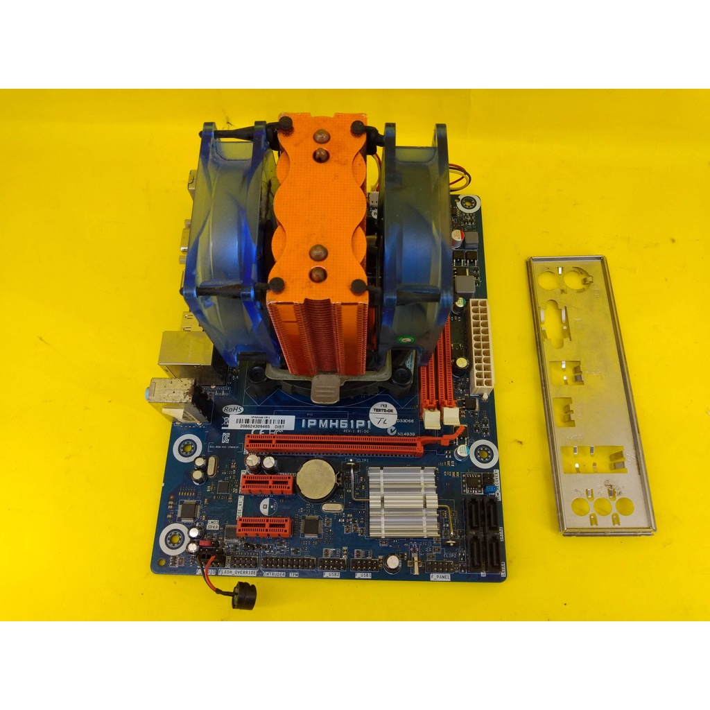 Placa mãe Micro-ATX PCware modelo IPMH61P1 + Processador + Cooler Com DEFEITO