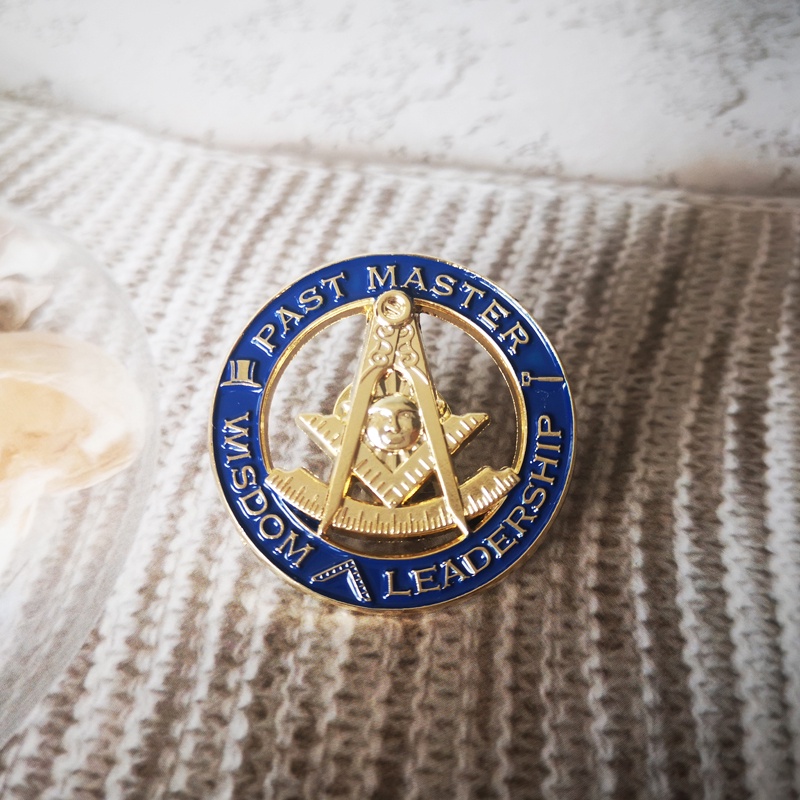 Alfinetes De Lapela Maçônicos Emblema De Maçonaria Mason Freemason BLM28 " PAST MASTER WISDOM LEADERSHIP " Liga De Zinco