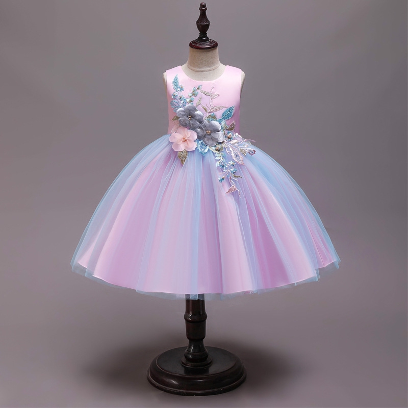 vestido rosa de menina