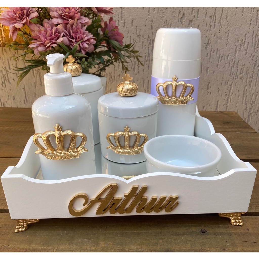 Kit higiene do bebe porcelana com garrafa nome e coroa unissex